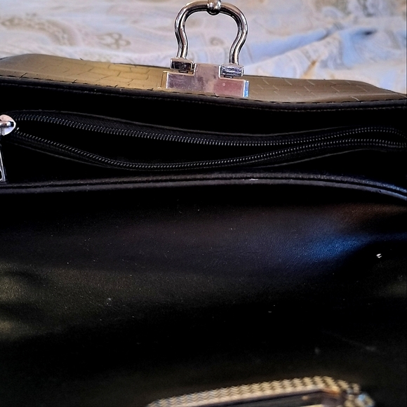 Gator Clutch w/ optional strap - Picture 9 of 11